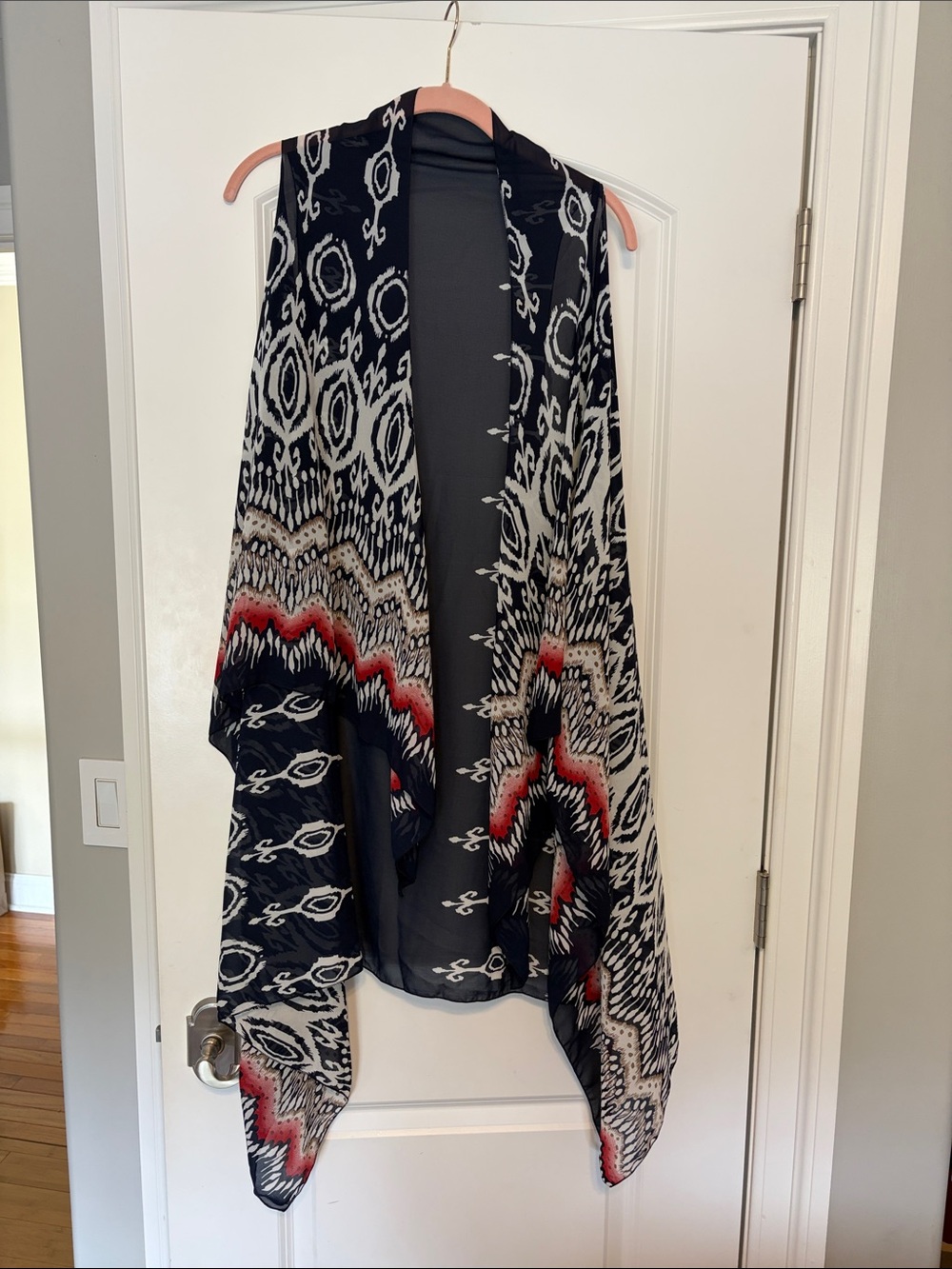 Black Patterned Open-Front Women’s Sweater Vest with Red Accent